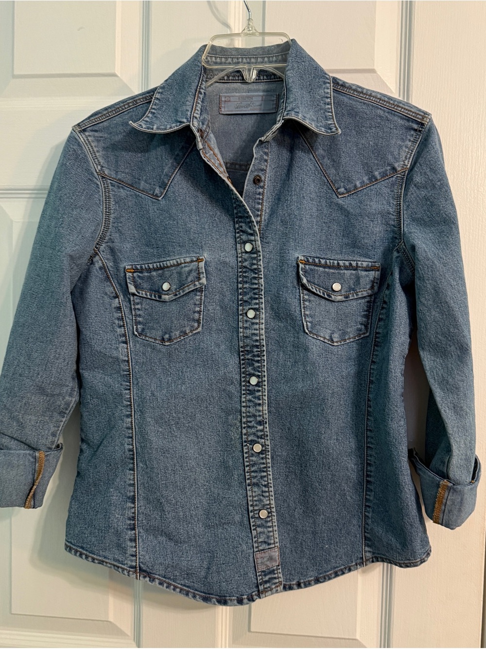 Levi Strauss Women's stretch Denim Shirt pearl snaps Blue medium